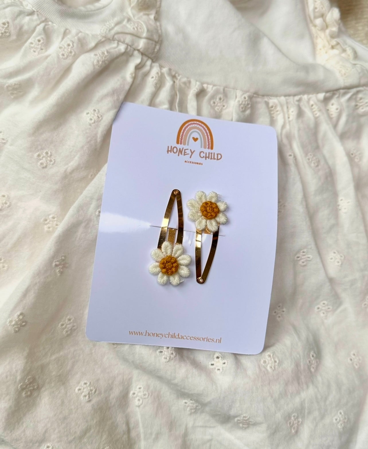 Daisy flower hair clip