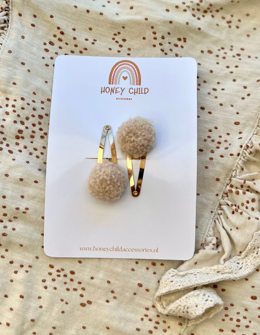 Pompom hair clips
