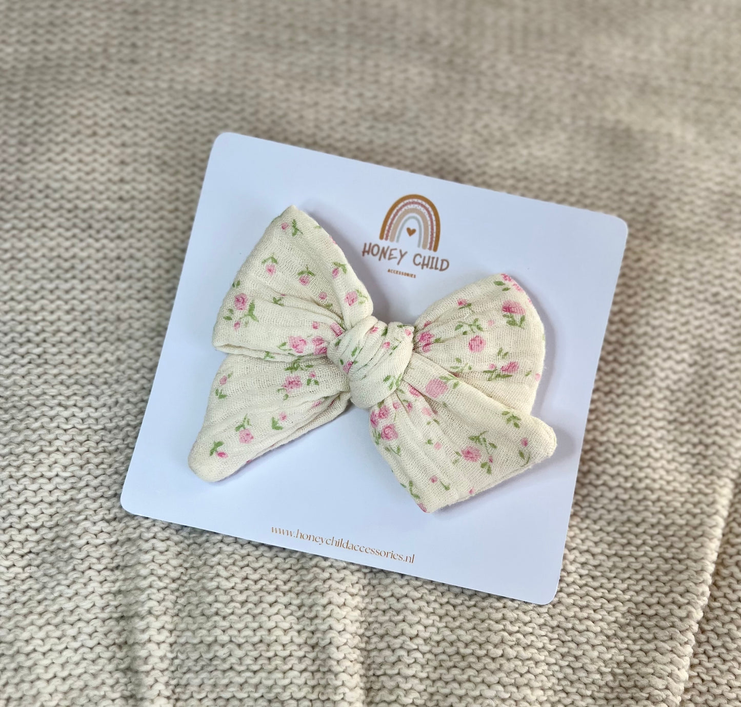 Mila hair bows
