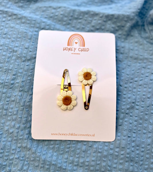 Daisy hair clips