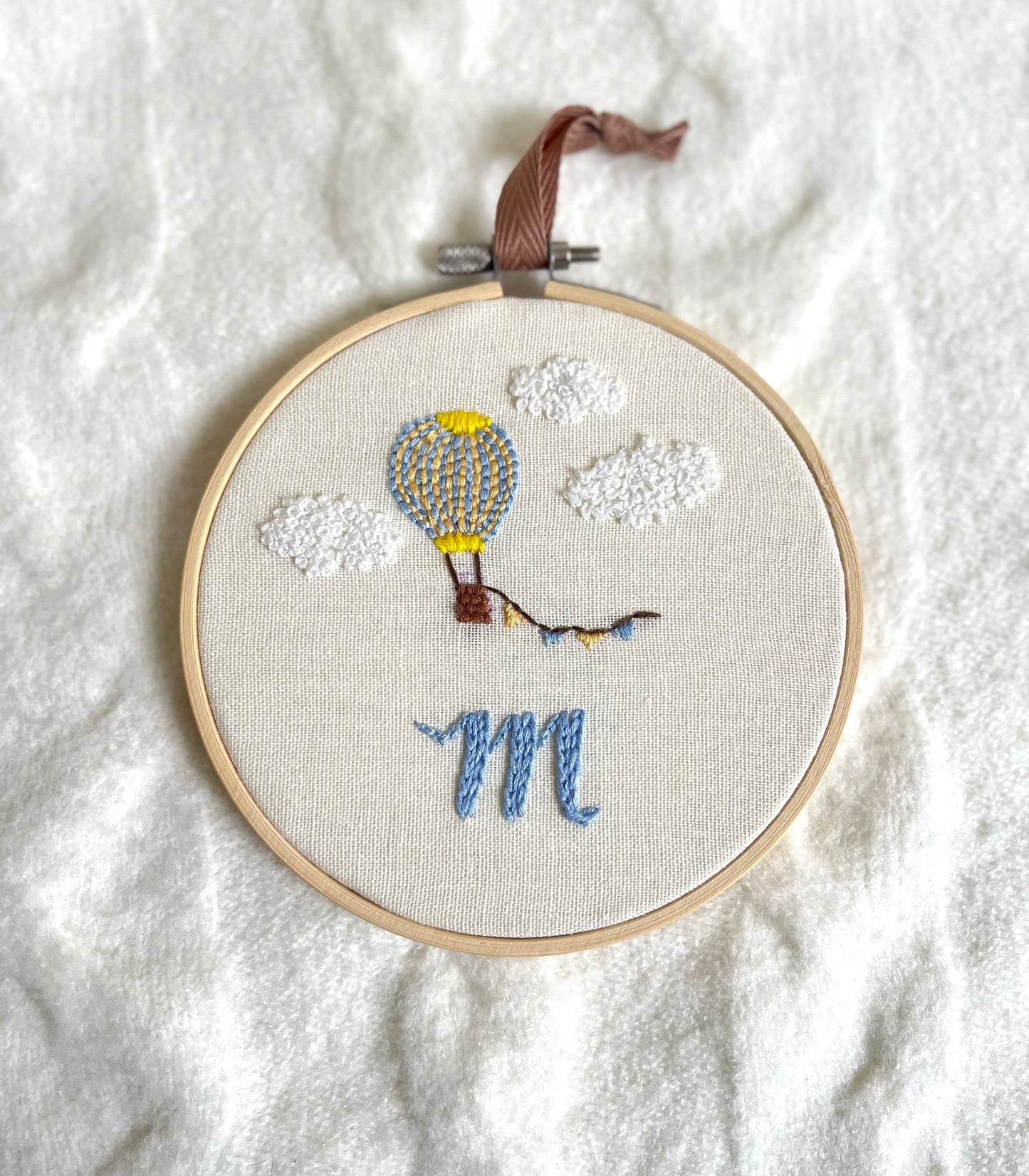 Dreamy Balloon – Embroidered Hoop