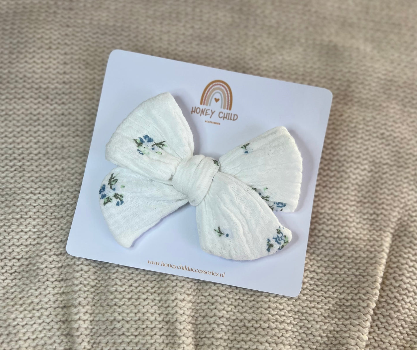 Mila hair bows
